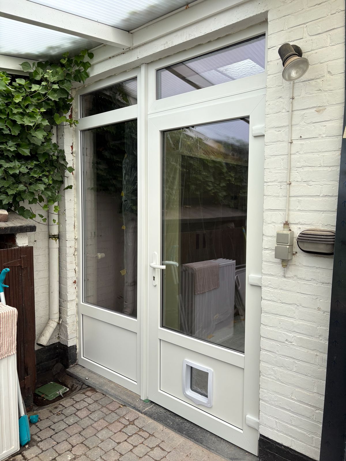 PVC achterdeur met kattenluik